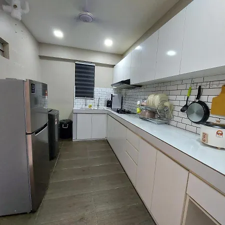 Amir Homestay Bangi @ Seri Putra Kajang Exterior photo